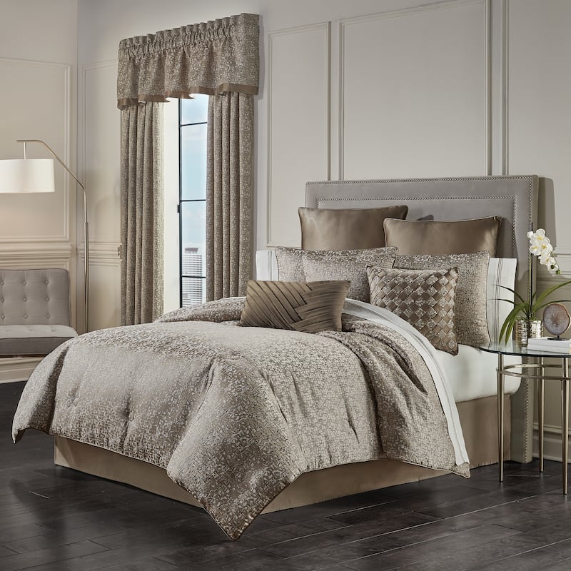 J. Queen New York Cracked Ice Comforter Set