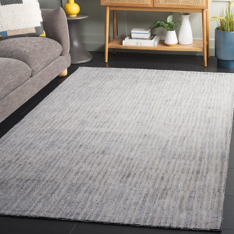 SAFAVIEH Handmade Restoration Carmelo Vintage Rug - 6' x 9' - Navy/Ivory