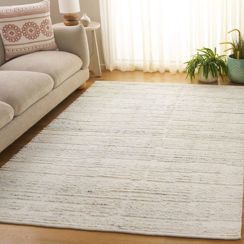 SAFAVIEH Handmade Pine Gundega Wool Rug - Ivory/Light Grey - 6' Square
