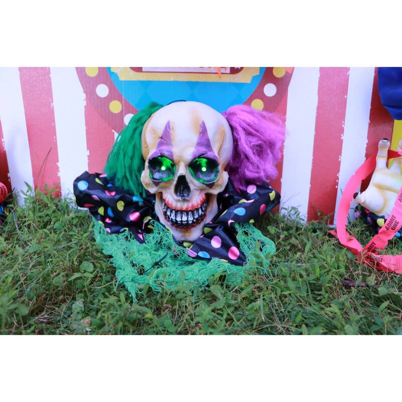 Haunted Hill Farm Groundbreaker Clown, Indoor/Covered Outdoor Halloween Decoration, Flashing Green Eyes, Battery-Operated, Claw