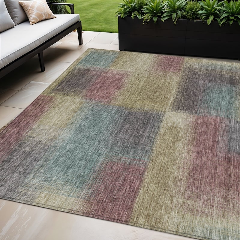 HomeRoots Abstract Transitional Rectangle Outdoor Rug - 5' X 8'