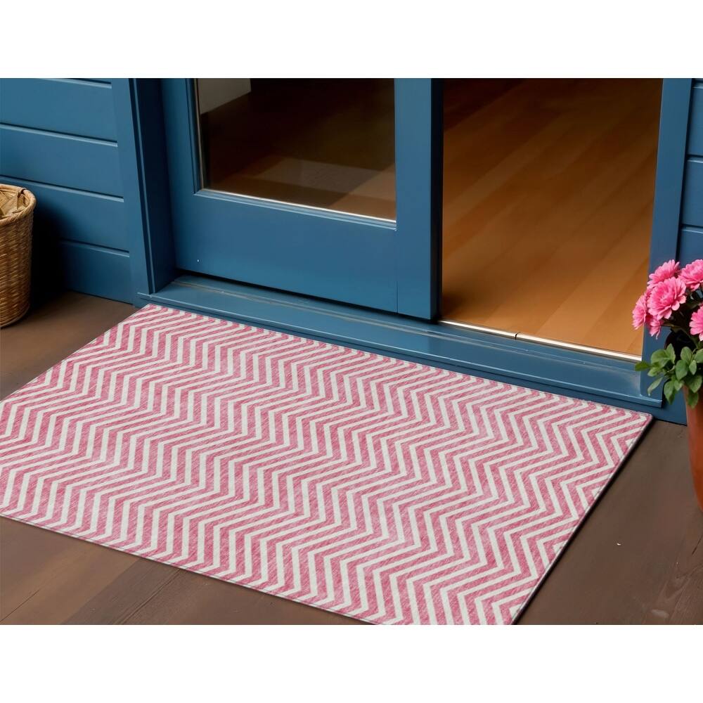 HomeRoots Chevron Transitional Rectangle Outdoor Rug