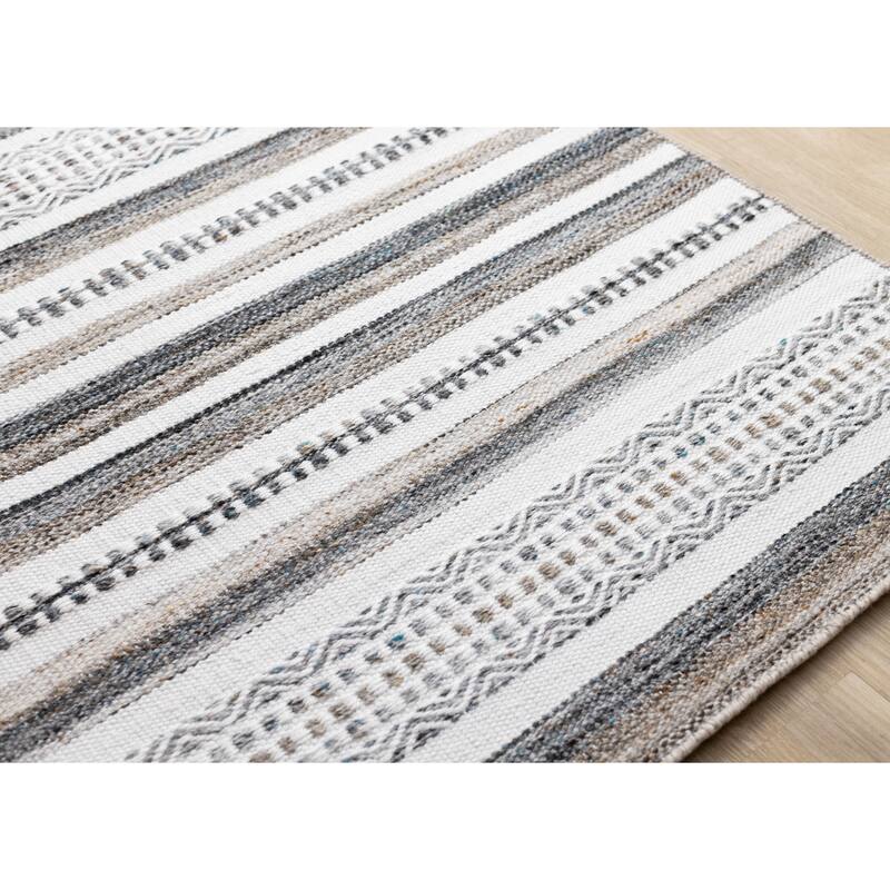 Ariana Collection - Intricate Southwest White Grey Area Rug