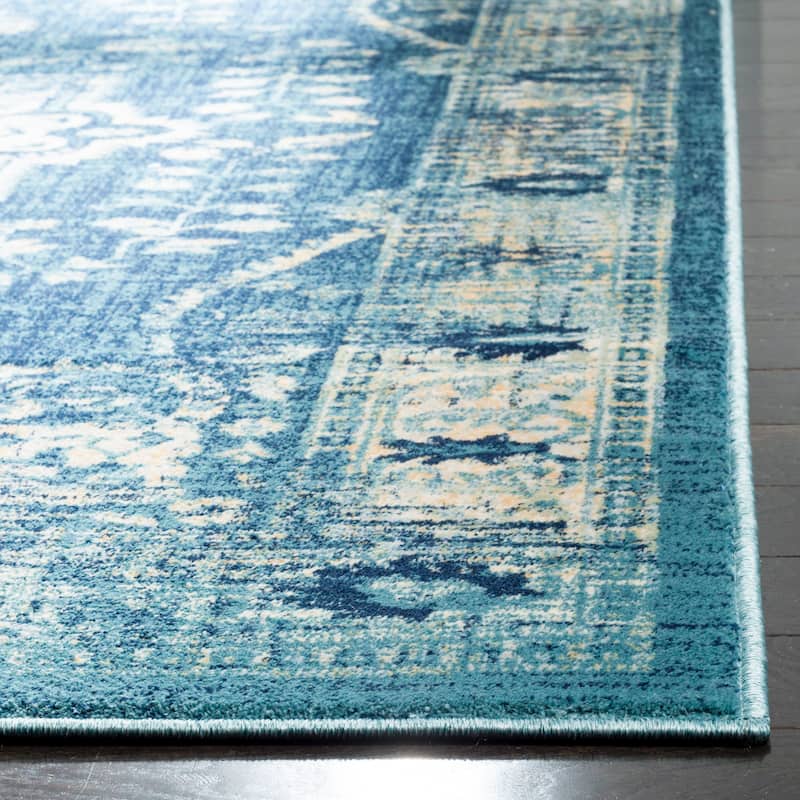 SAFAVIEH Evoke Bev Distressed Vintage Boho Rug