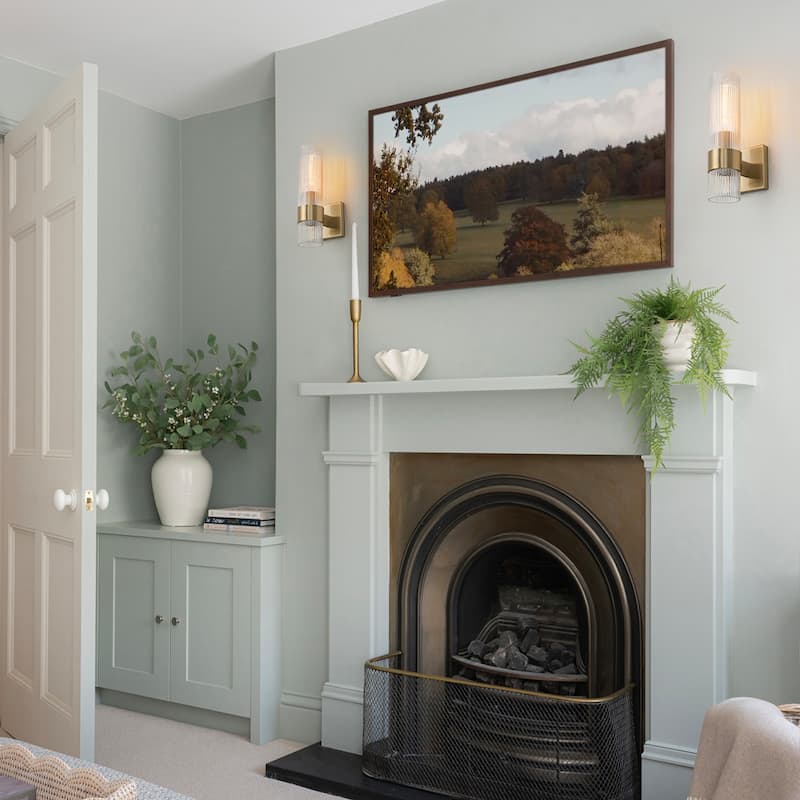 1-Light Modern Wall Sconce with Ribbed Glass Shade