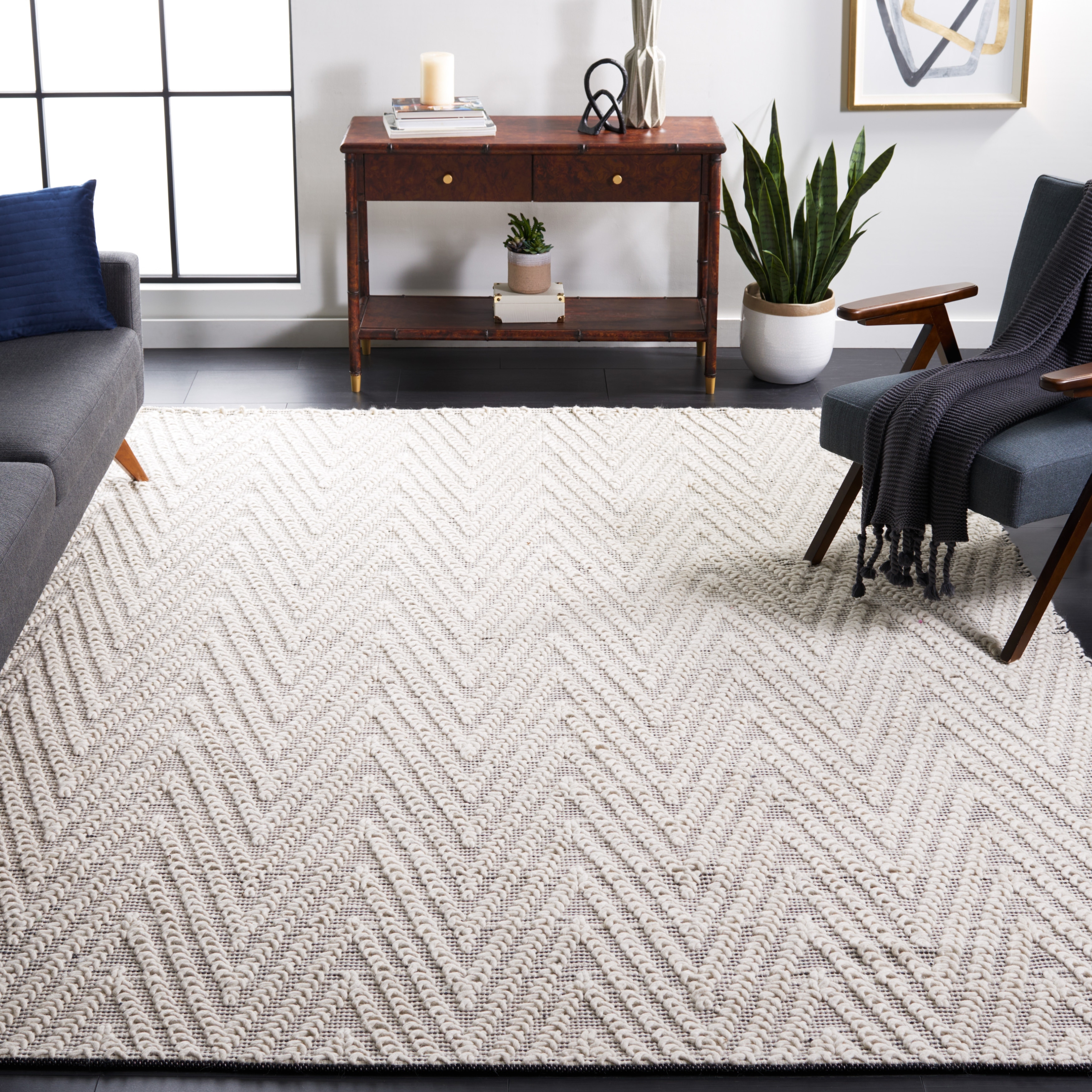 SAFAVIEH, Handmade Natura Popi Chevron Wool Rug