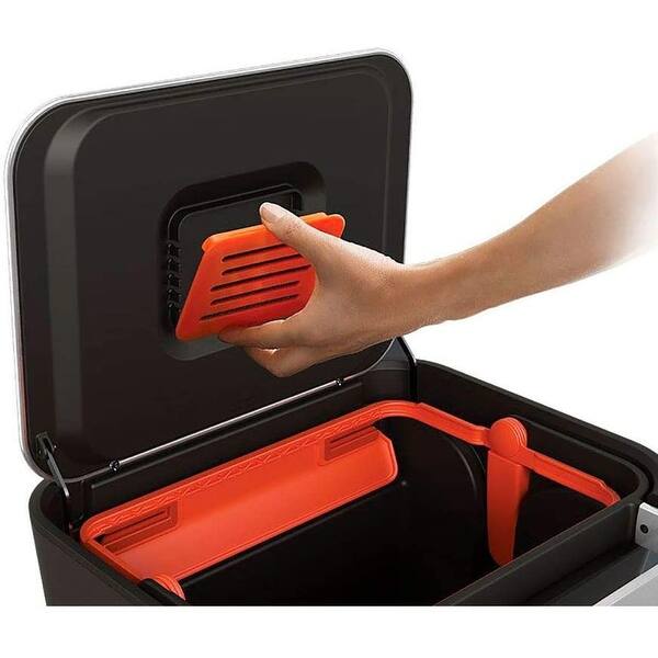 Intelligent Waste Titan Trash Can Compactor, 8 gallon / 30 liter