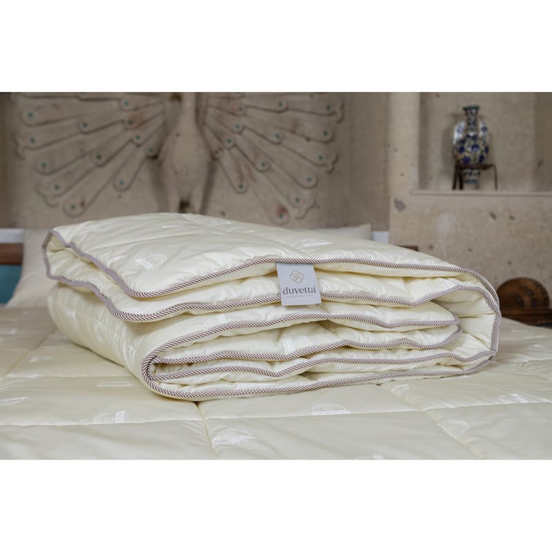 Duvetta Wooly Quilt For Bedroom