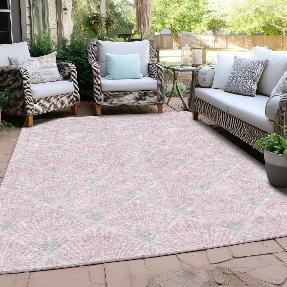 Machine Washable Indoor/ Outdoor Chantille Modern Shells Rug