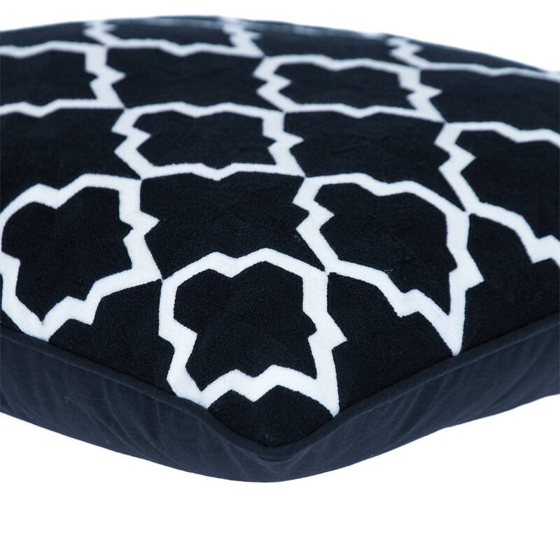HomeRoots 18" X 18" Black 100% Cotton Geometric Zippered Pillow