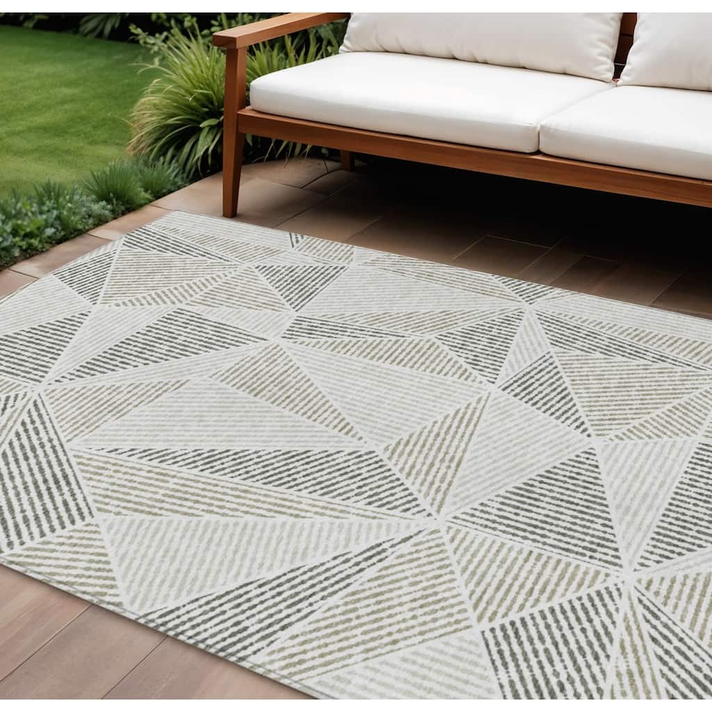 HomeRoots Geometric Transitional Rectangle Outdoor Rug
