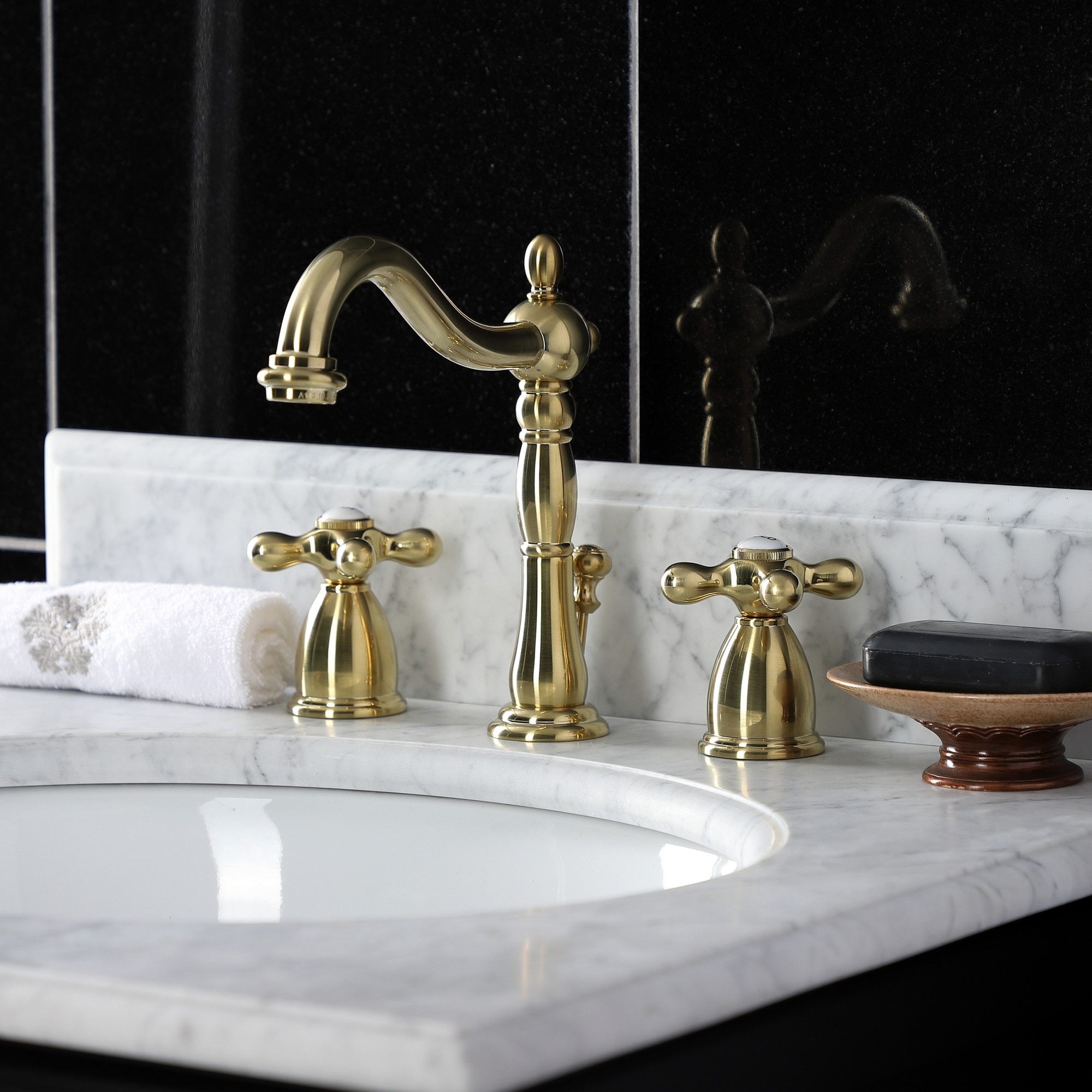 Heritage 8 in. Widespread Bathroom Faucet