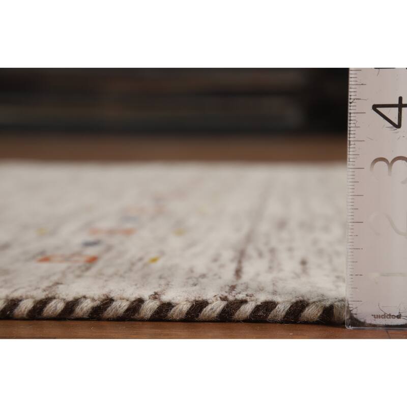 Hand Knotted Oriental 100% Wool Carpet Tribal Animal Pictorial Beige & Ivories Gabbeh Area Rug - 5' 9'' X 3' 11''