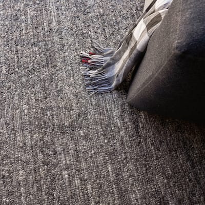 EXQUISITE RUGS Borelli Hand-loomed New Zealand Wool Dark Grey Area Rug.