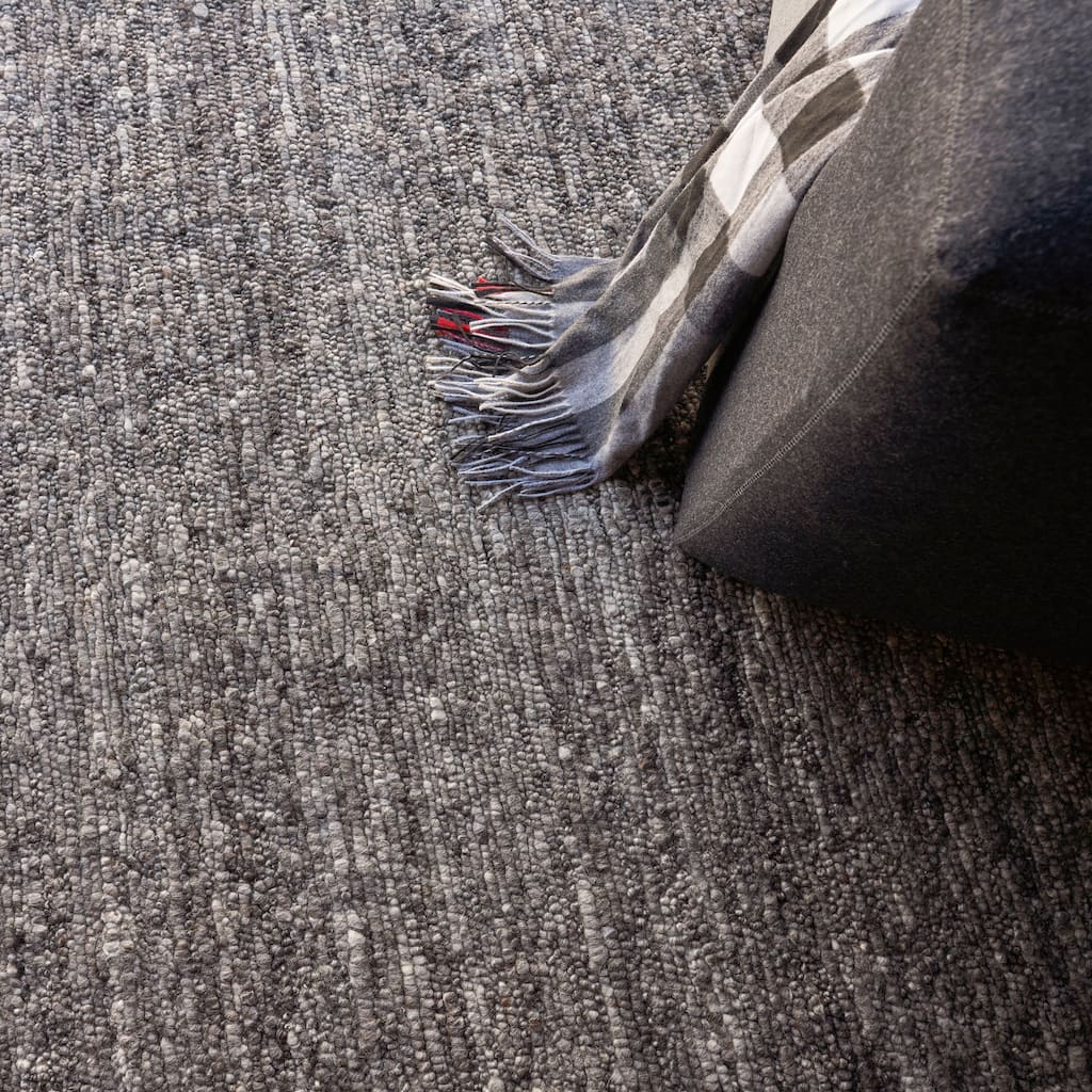 EXQUISITE RUGS Borelli Hand-loomed New Zealand Wool Dark Grey Area Rug.