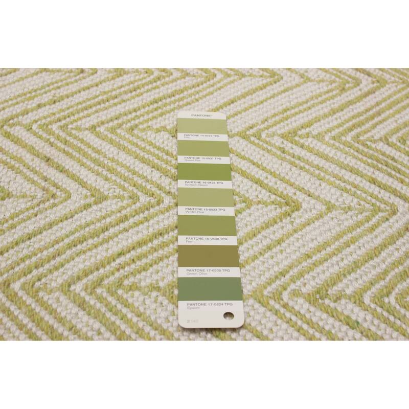 Sienna Green, White Rug 5'1" x 8'1" - 5'1 x 8'1