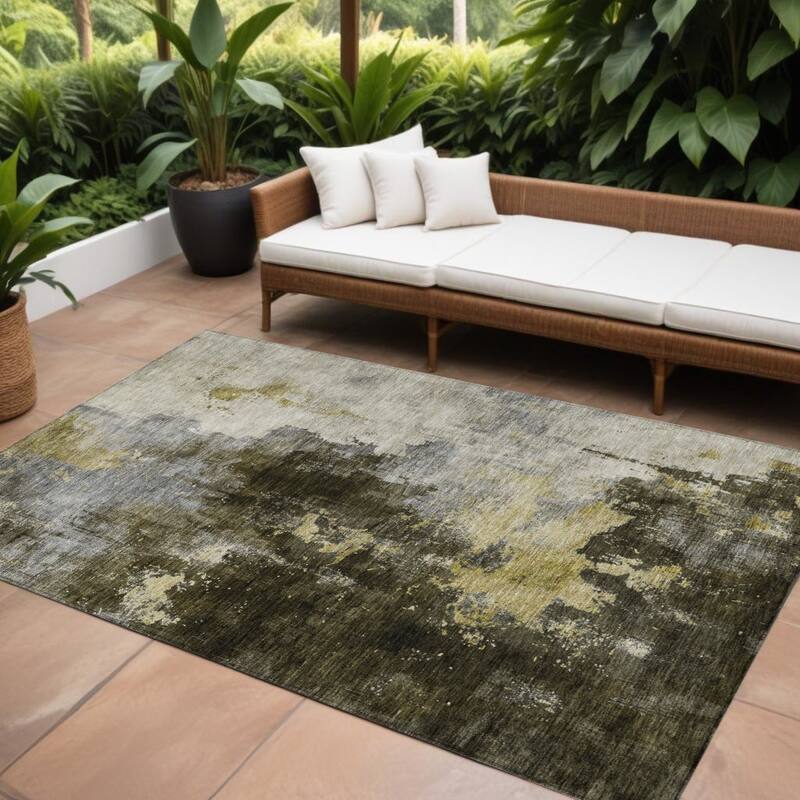 HomeRoots Abstract Transitional Rectangle Outdoor Rug - 8' X 10'