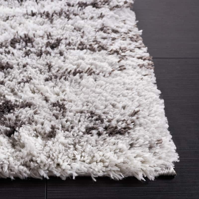 SAFAVIEH Berber Shag Norie Rug