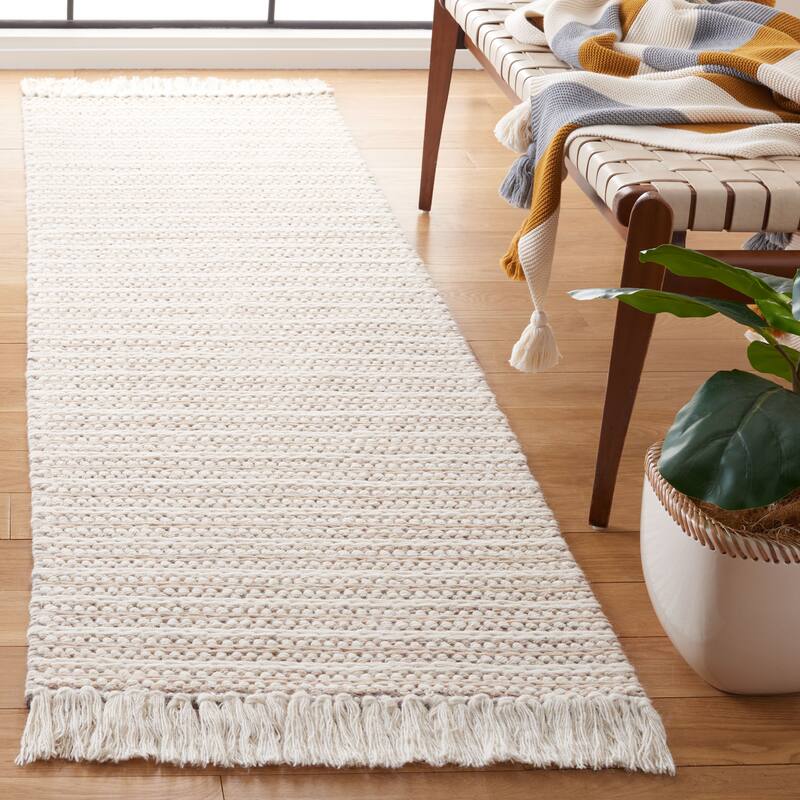 SAFAVIEH Handmade Natura Minne Fringe Wool Rug