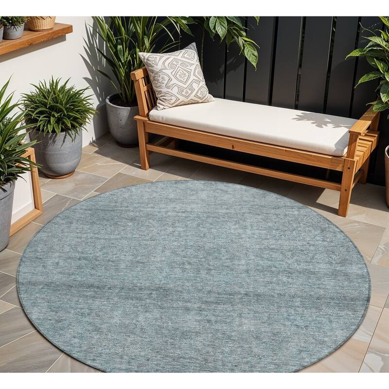 HomeRoots Abstract Transitional Rectangle Outdoor Rug - 8' Round