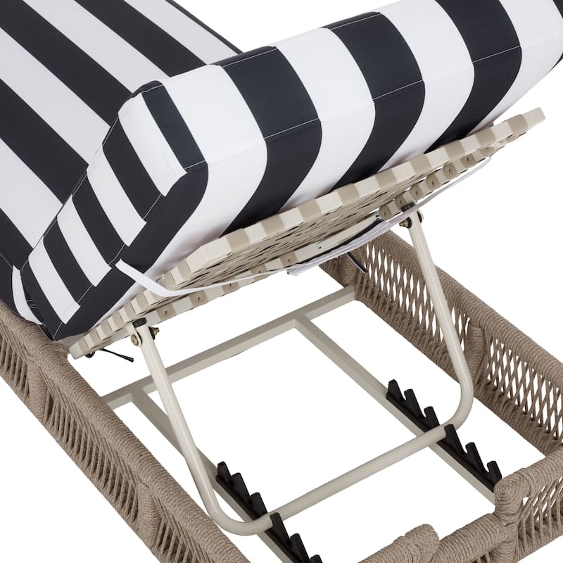 SAFAVIEH Outdoor Tinna Sun Lounger - 75"W x 25"D x 13"H