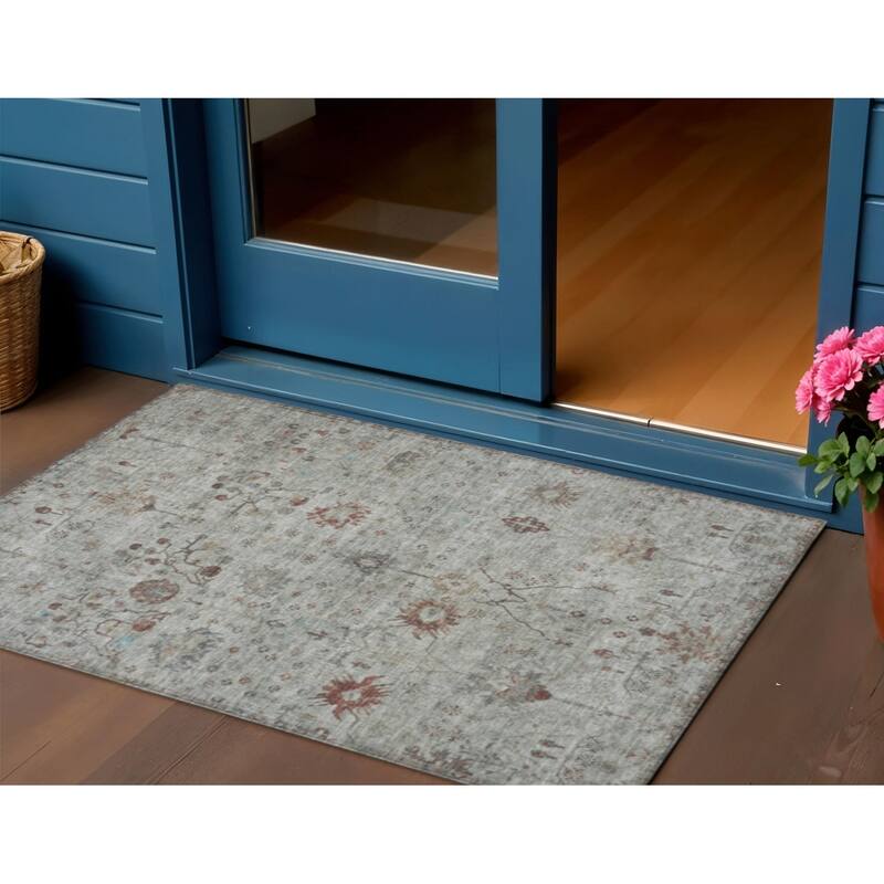 HomeRoots Floral Traditional Rectangle Outdoor Rug - 3' x 5'