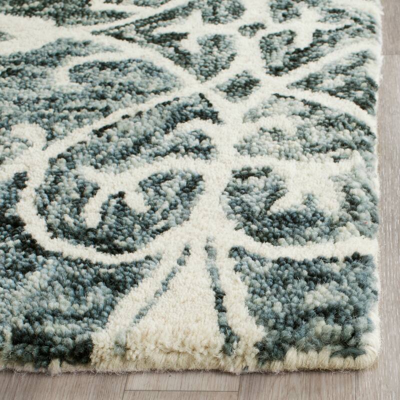 SAFAVIEH Handmade Chatham Dajana Modern Wool Rug