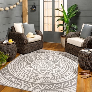 Livabliss Hurley Indoor/ Outdoor Mandala Area Rug