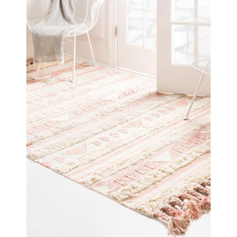 Contemporary Izhobert Collection Area Rug