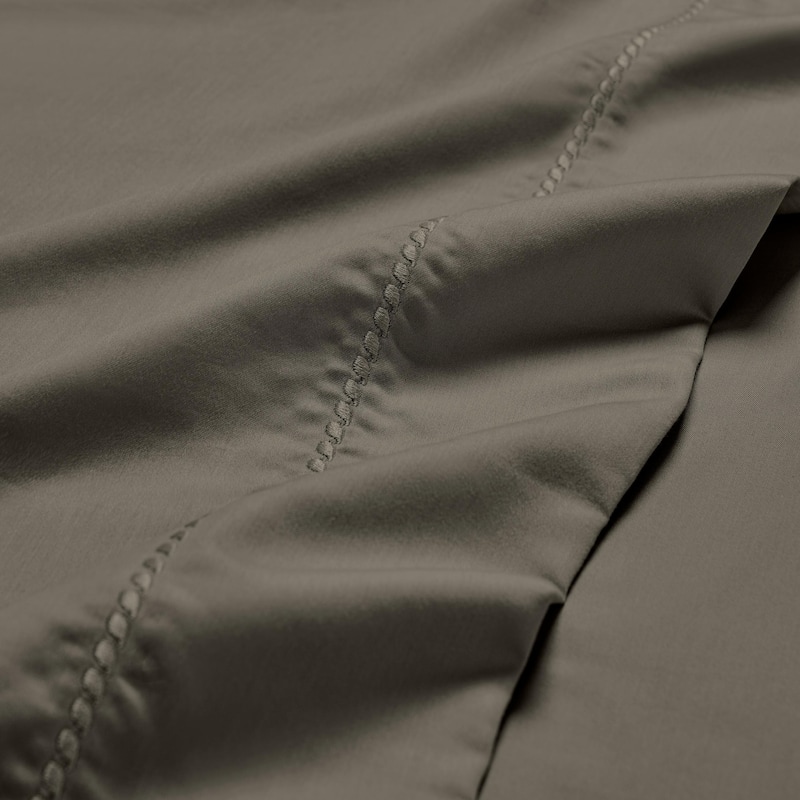 Superior Imperia Cotton Blend Embroidered 600 Thread Count Sheet Set