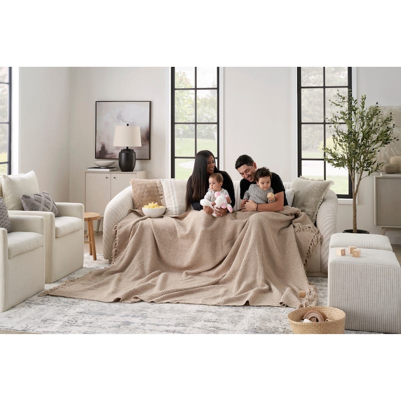 Mina Victory Lifestyle ZH225 Woven Chenille 70" x 103" White Indoor