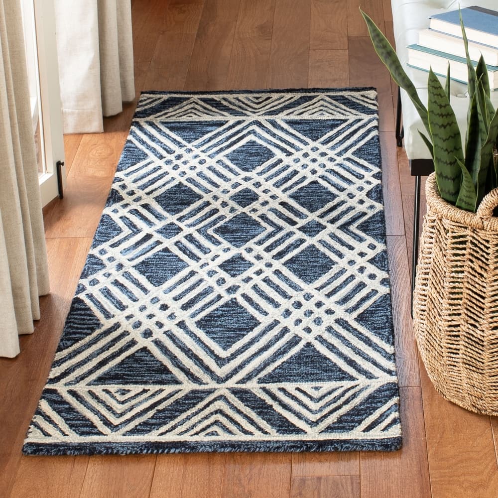 SAFAVIEH, Handmade Micro-Loop Santoshi Moroccan Wool Rug