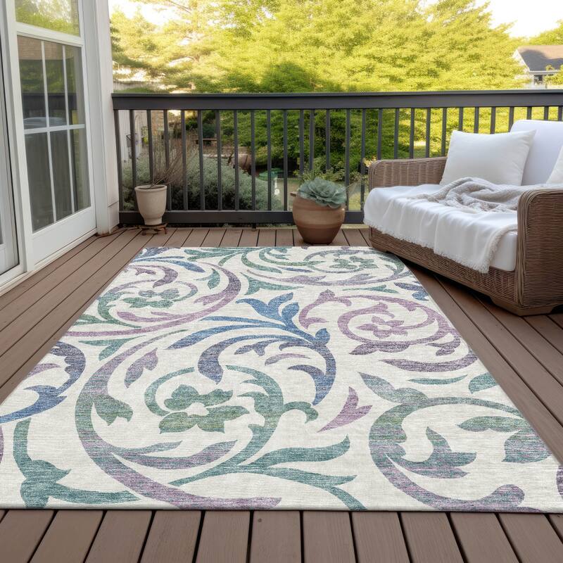 Machine Washable Indoor/ Outdoor Chantille Floral Scroll Rug - White - 3' x 5'