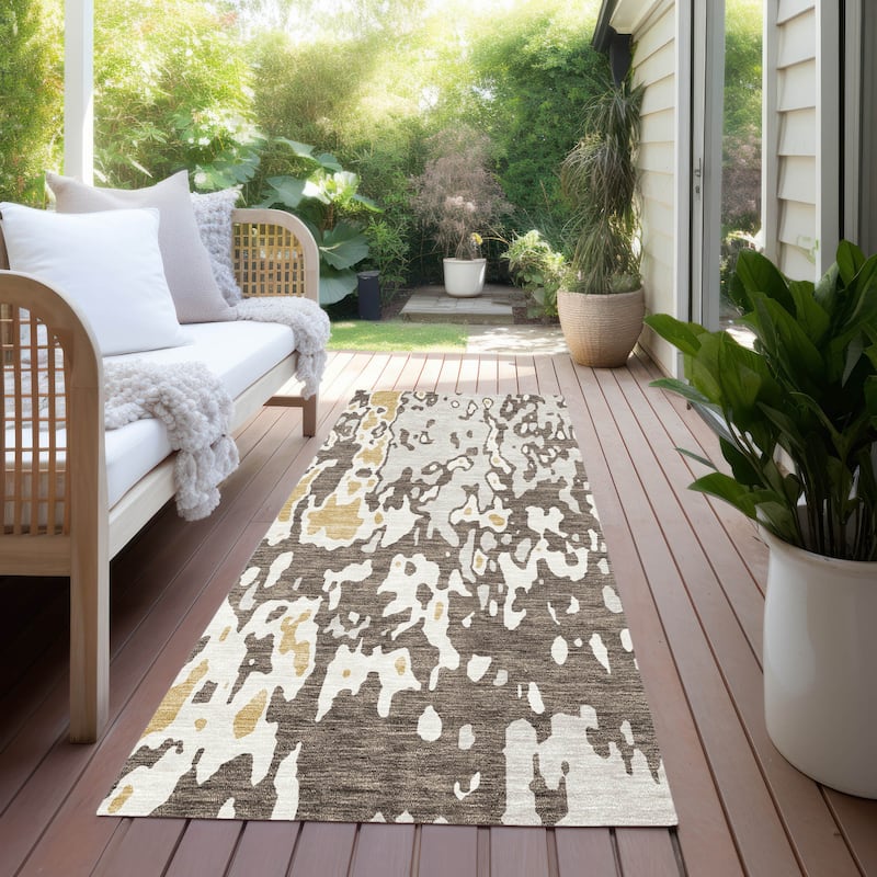 Machine Washable Indoor/ Outdoor Abstract Contemporary Chantille Rug - Brown - 2'3" x 7'6"
