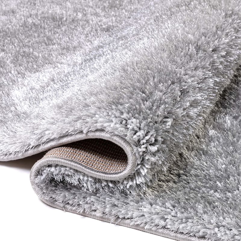 Well Woven Feather Liza Solid Shag Area Rug