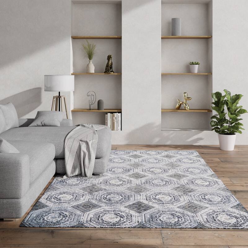 Crowford Vintage Oriental Style Rug, White/Silver, Accent Rug
