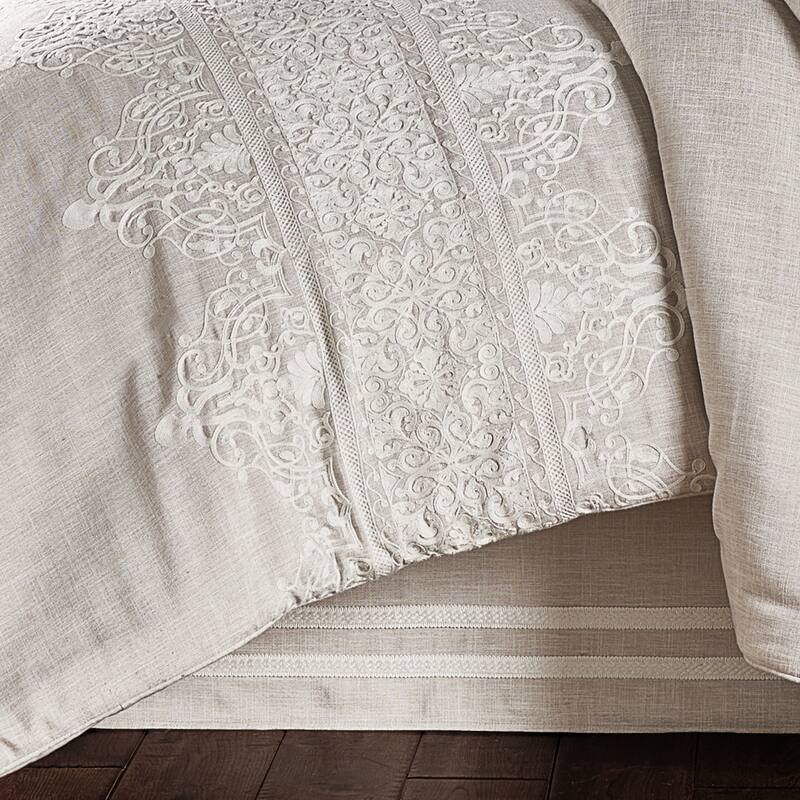 J. Queen New York Lauralynn Comforter Set - King