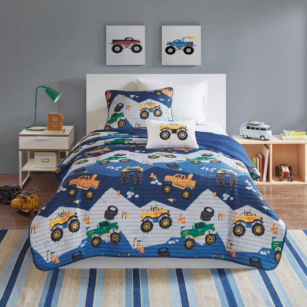 Intelligent Design Kids Gavin Monster Truck Reversible Quilt Set with Throw Pillow
