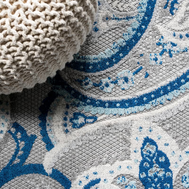 JONATHAN Y Lucena Paisley High-Low Indoor/Outdoor Area Rug