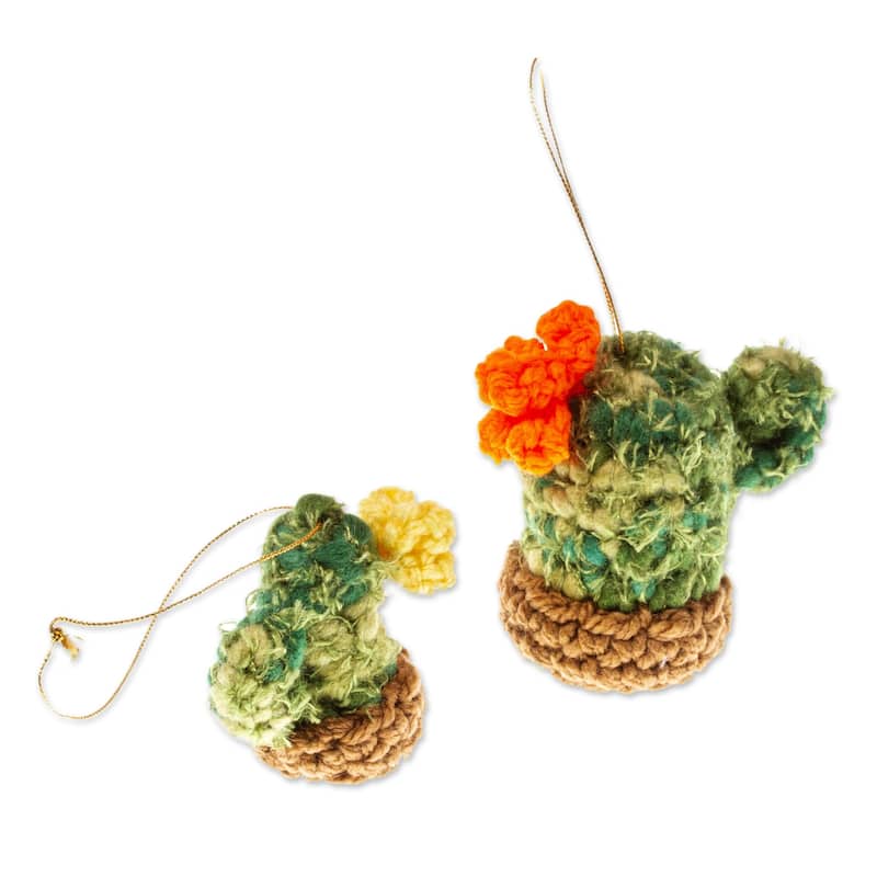 Novica Handmade Christmas Cacti Crocheted Ornaments (Pair)
