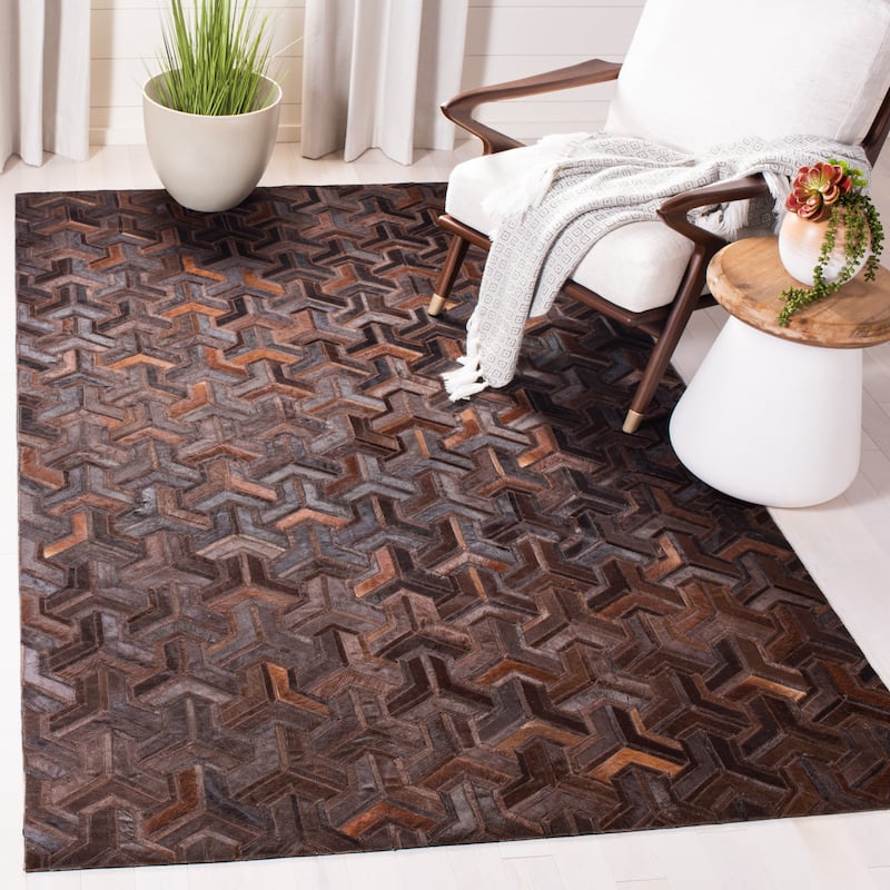 SAFAVIEH Handmade Studio Leather Kyla Modern Rug - 5' x 8' - Brown/Light Brown