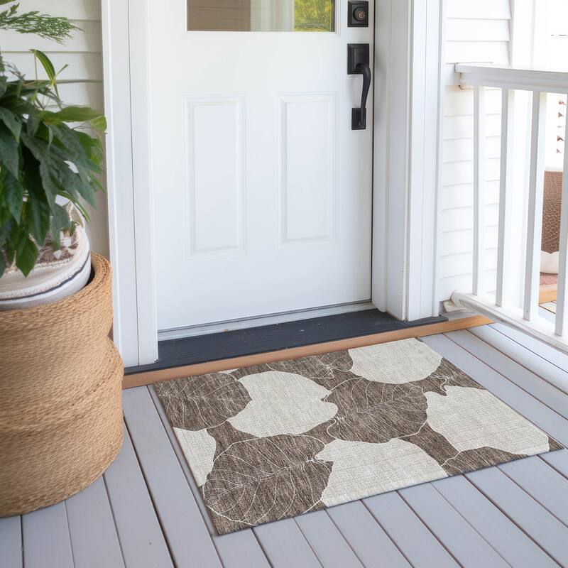 Machine Washable Indoor/ Outdoor Tropical Floral Chantille Rug - Chocolate - 1'8" x 2'6"