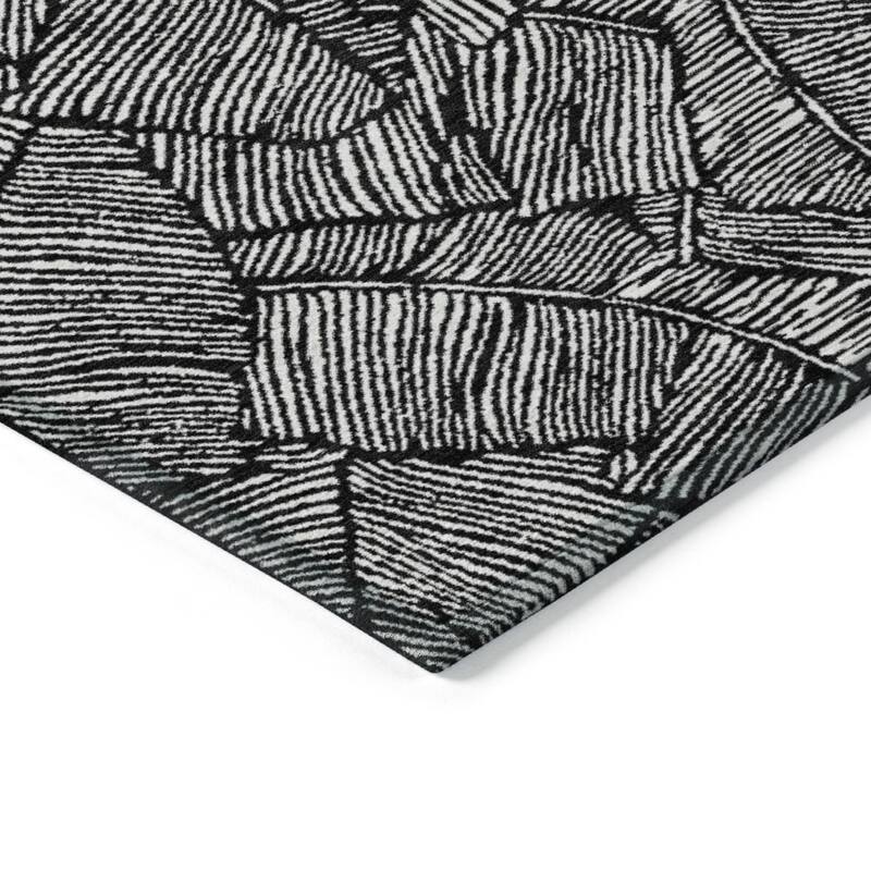 HomeRoots Floral Transitional Rectangle Outdoor Rug