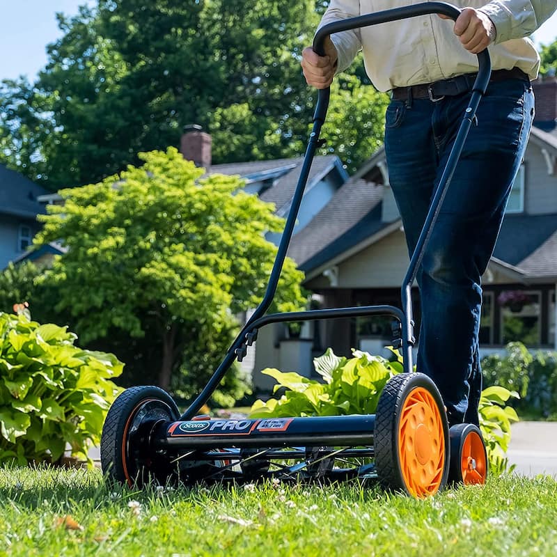Scotts 18-Inch 7-Blade Push Manual Reel Lawn Mower
