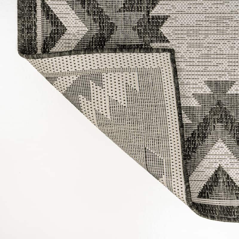 JONATHAN Y Aimee Geometric Moroccan Diamond Black/Cream Indoor/Outdoor Area Rug