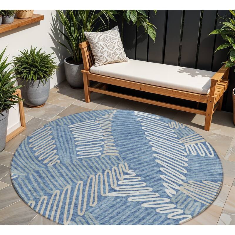 HomeRoots Floral Transitional Rectangle Outdoor Rug - 8' Round