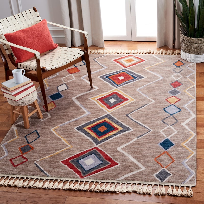 SAFAVIEH Farmhouse Kujtime Moroccan Boho Tassel Rug - 5'3" x 7'7" - Beige/Gold