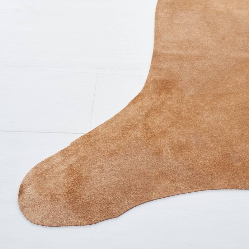 SAFAVIEH Handmade Cow Hide Radomila Cabin & Lodge Rug