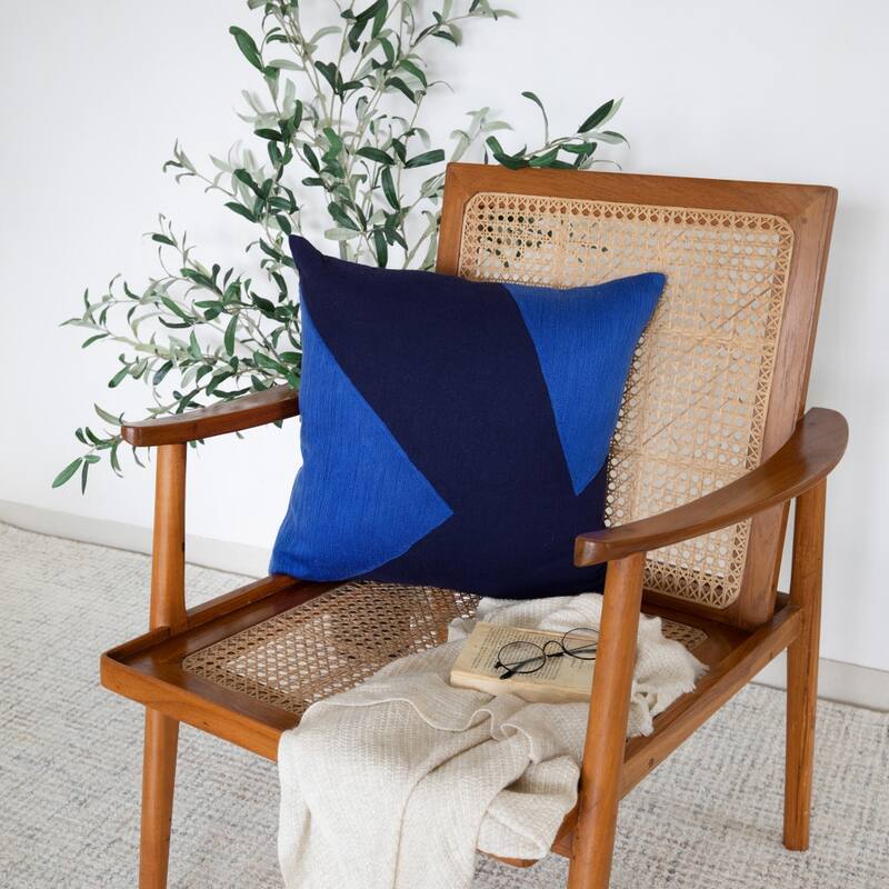 HomeRoots 20" X 20" Cobalt Blue And Navy 100% Cotton Abstract Zippered Pillow