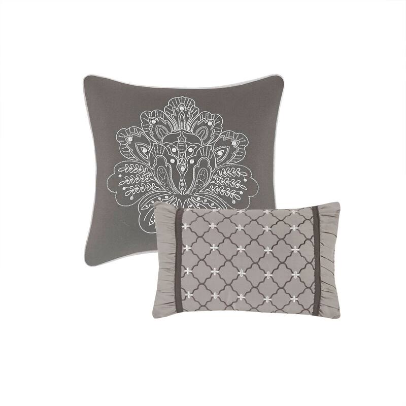 Madison Park Venetian Oversized 5-Piece Jacquard Bedspread Quilt Set with Matching Shams and Embroidered Throw Pillows